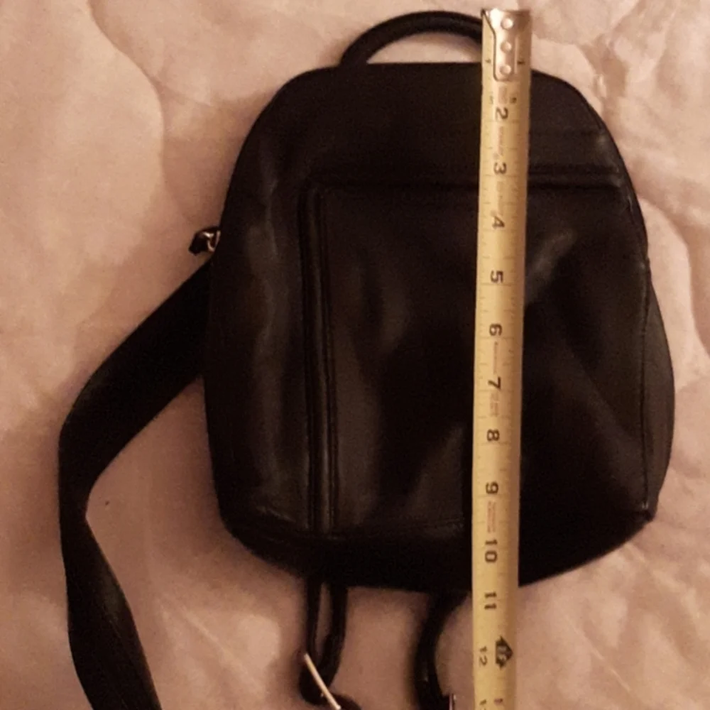New Wilsons Leather black backpack